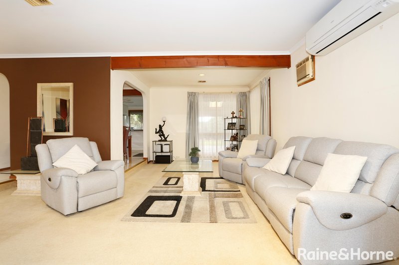 Photo - 29 Manuka Place, Meadow Heights VIC 3048 - Image 4