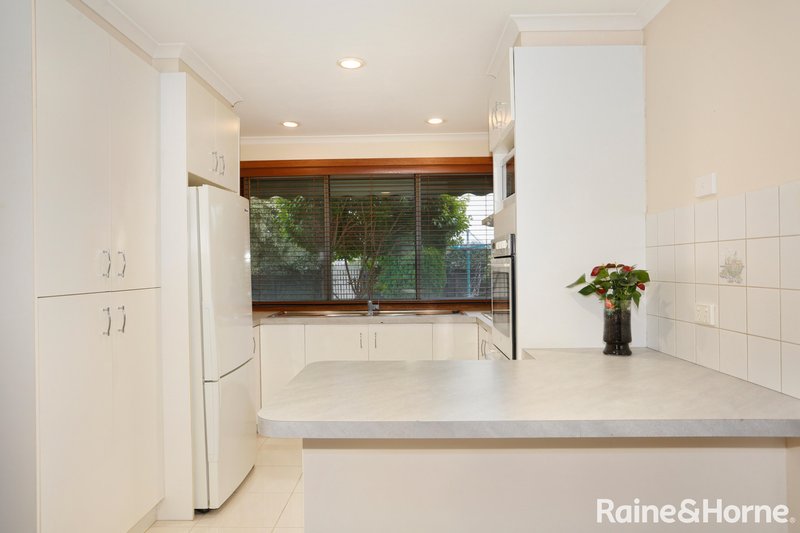 Photo - 29 Manuka Place, Meadow Heights VIC 3048 - Image 5