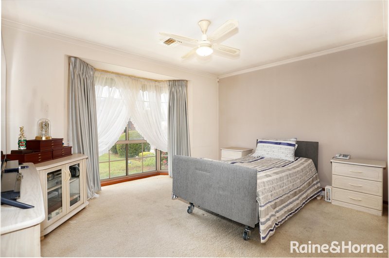 Photo - 29 Manuka Place, Meadow Heights VIC 3048 - Image 9