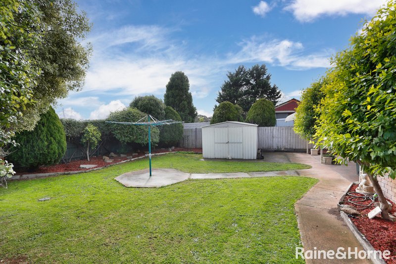 Photo - 29 Manuka Place, Meadow Heights VIC 3048 - Image 13