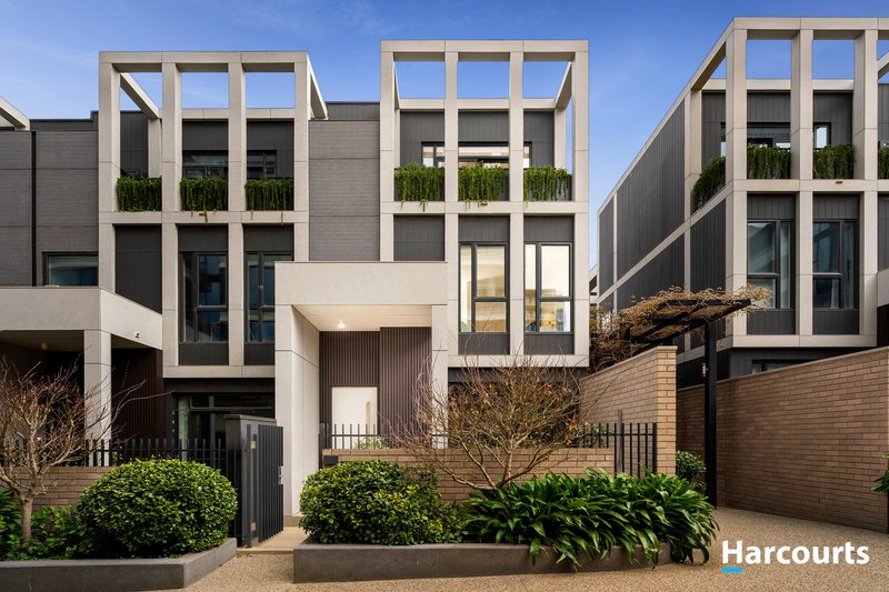 Photo - 29 Maple Walk, Moonee Ponds VIC 3039 - Image 1