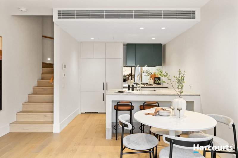 Photo - 29 Maple Walk, Moonee Ponds VIC 3039 - Image 2
