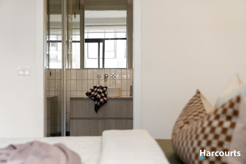 Photo - 29 Maple Walk, Moonee Ponds VIC 3039 - Image 11