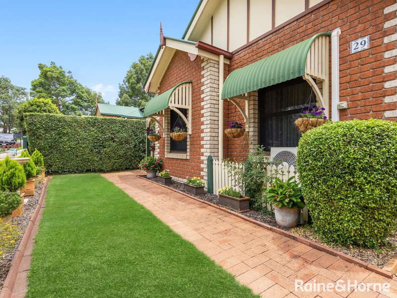 Photo - 29 Mapleton Crescent, Forest Lake QLD 4078 - Image 13