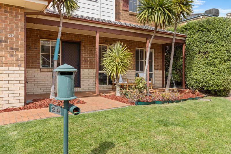 Photo - 29 Marinique Drive, Aspendale Gardens VIC 3195 - Image 2