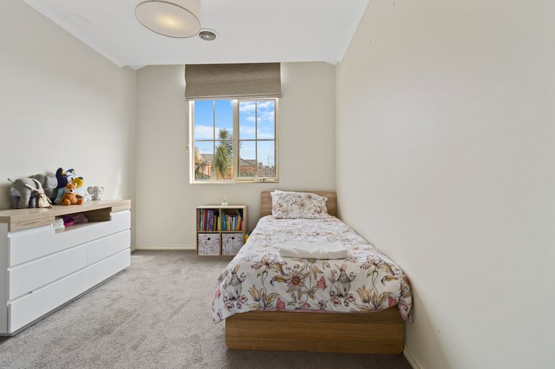 Photo - 29 Marinique Drive, Aspendale Gardens VIC 3195 - Image 11