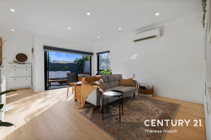 Photo - 2/9 Marlene Court, Springvale VIC 3171 - Image 2