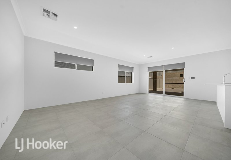 Photo - 29 Mayflower Avenue, Alkimos WA 6038 - Image 7