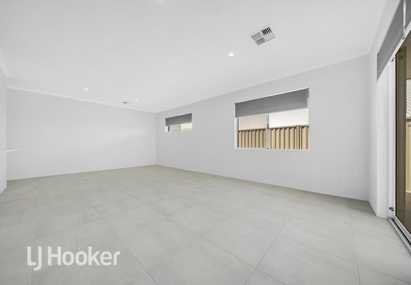 Photo - 29 Mayflower Avenue, Alkimos WA 6038 - Image 9