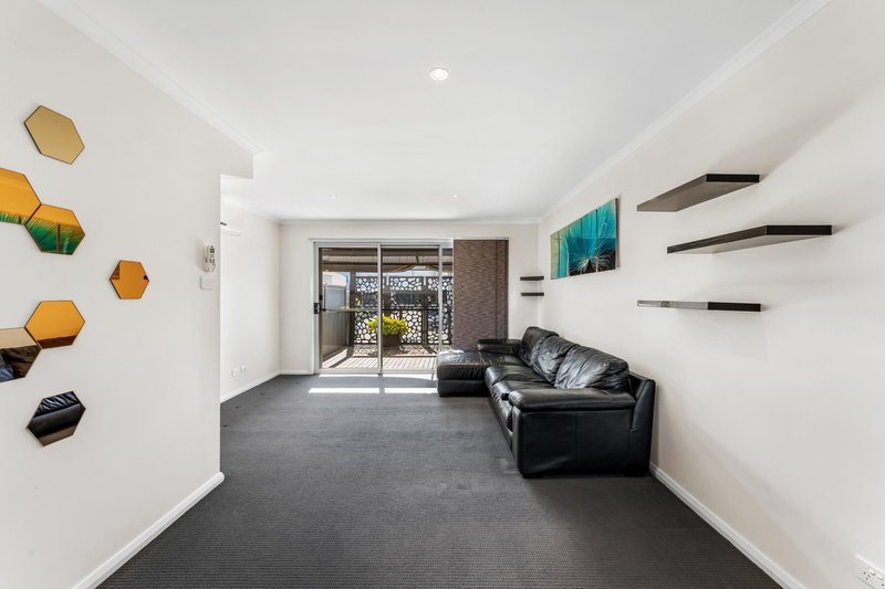 Photo - 29 Mcgovern Street, Casey ACT 2913 - Image 5