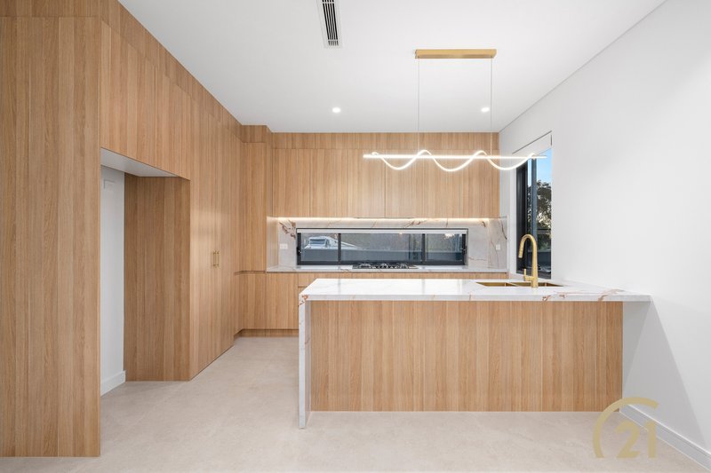 Photo - 29 Mcgowen Crescent, Liverpool NSW 2170 - Image 6