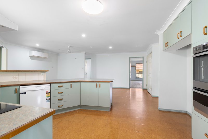 Photo - 29 Mcliver Street, Kawungan QLD 4655 - Image 3