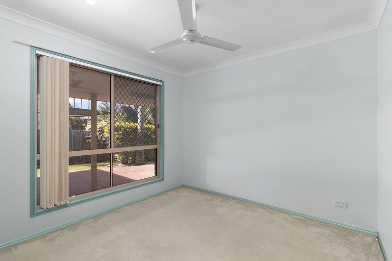 Photo - 29 Mcliver Street, Kawungan QLD 4655 - Image 13