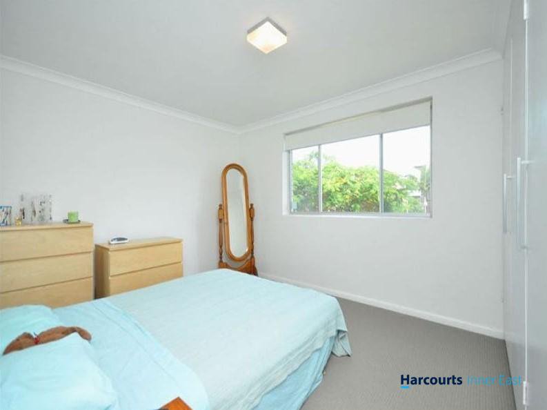 Photo - 2/9 Mcmaster Street, Nundah QLD 4012 - Image 3