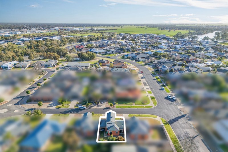 Photo - 2/9 Mctavish Boulevard, Horsham VIC 3400 - Image 17
