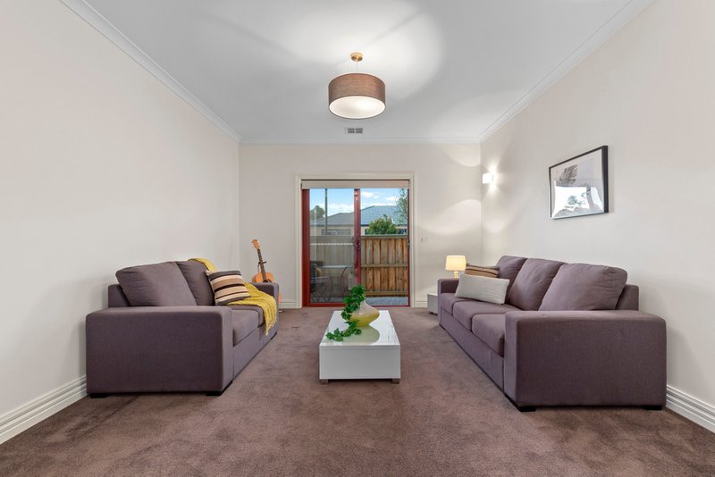 Photo - 29 Meander Road, Doreen VIC 3754 - Image 6