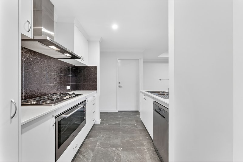 Photo - 29 Melbourne Loop, Hammond Park WA 6164 - Image 11