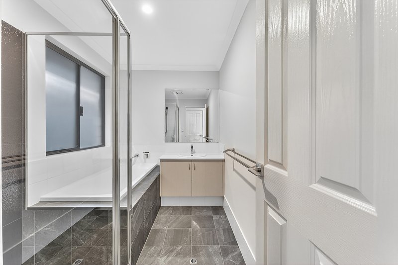 Photo - 29 Melbourne Loop, Hammond Park WA 6164 - Image 21