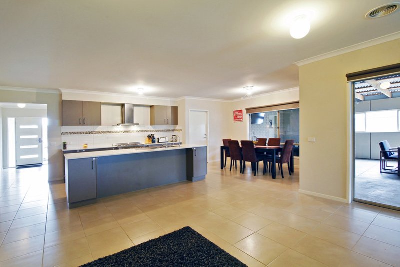 Photo - 29 Melissa Drive, Lara VIC 3212 - Image 5