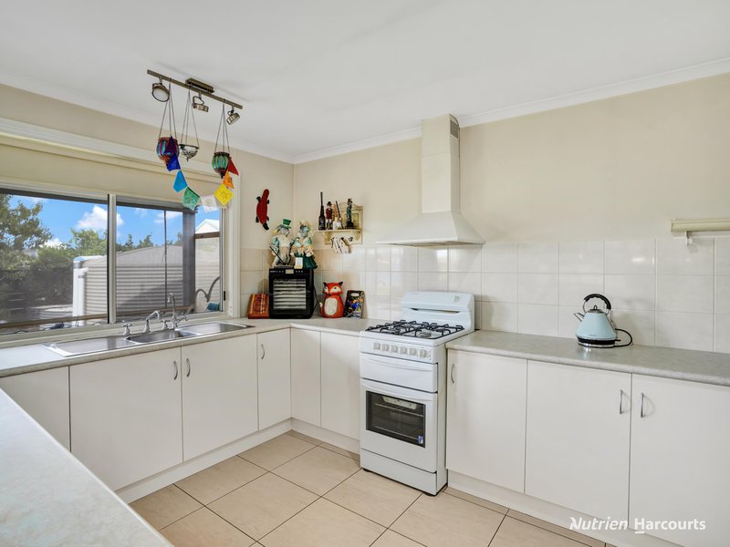 Photo - 29 Miller Street, Casterton VIC 3311 - Image 4