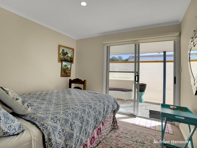 Photo - 29 Miller Street, Casterton VIC 3311 - Image 11