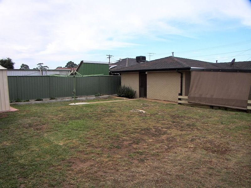 Photo - 29 Milverton Street, Melton VIC 3337 - Image 8