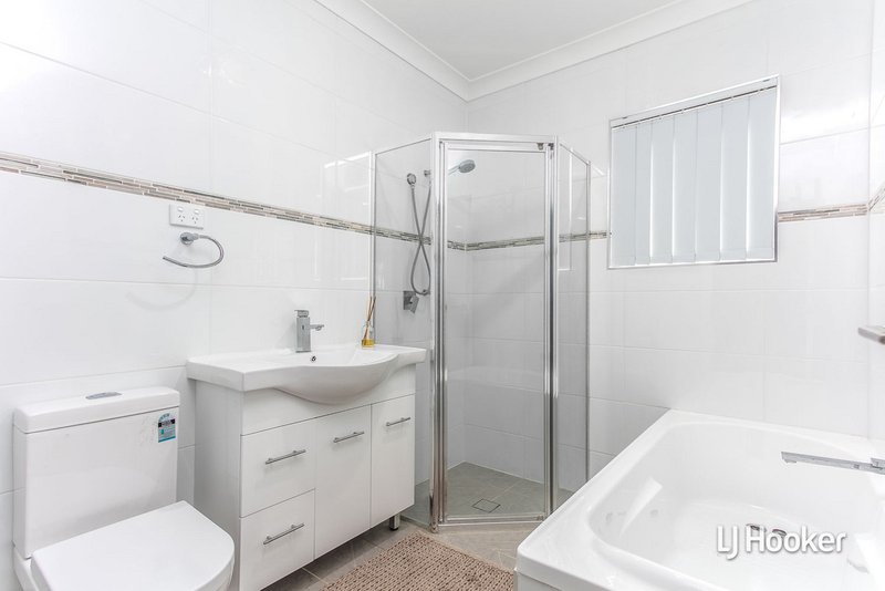 Photo - 29 Moffatt Drive, Lalor Park NSW 2147 - Image 4