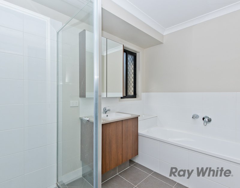 Photo - 29 Mondial Drive, Warner QLD 4500 - Image 6