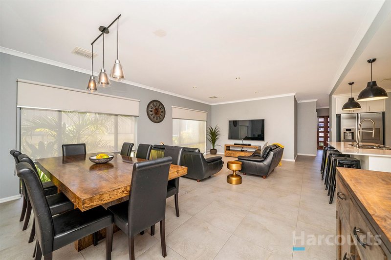 Photo - 29 Montreal Street, Wanneroo WA 6065 - Image 4