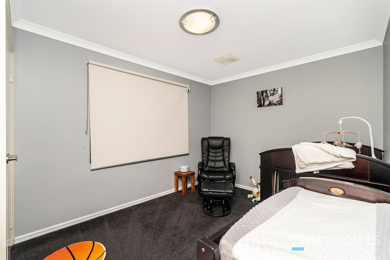 Photo - 29 Montreal Street, Wanneroo WA 6065 - Image 12