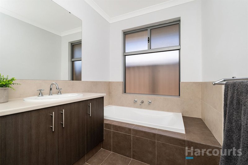 Photo - 29 Montreal Street, Wanneroo WA 6065 - Image 14