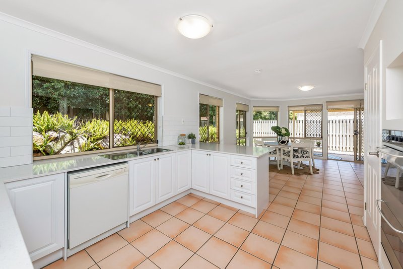 Photo - 29 Montrose Place, The Gap QLD 4061 - Image 3