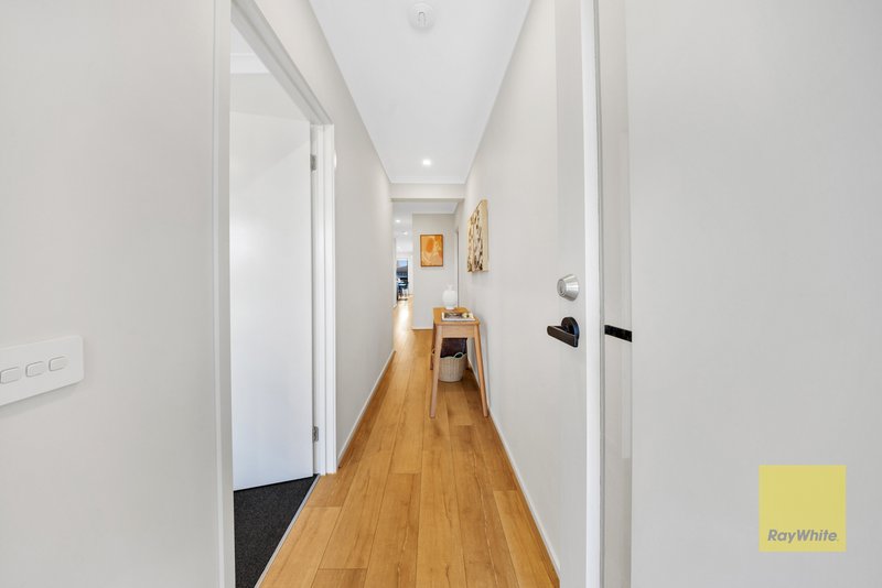Photo - 29 Moombil Road, Truganina VIC 3029 - Image 2