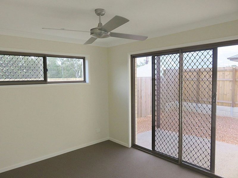 Photo - 29 Moontide Way, , Springfield Lakes QLD 4300 - Image 11