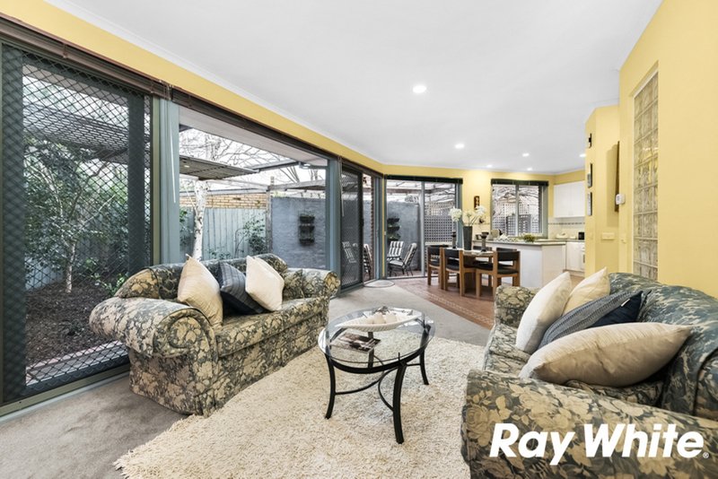 Photo - 2/9 Mount Pleasant Drive, Mount Waverley VIC 3149 - Image 4