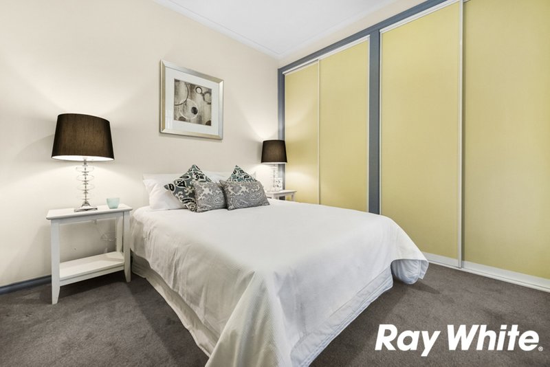 Photo - 2/9 Mount Pleasant Drive, Mount Waverley VIC 3149 - Image 7