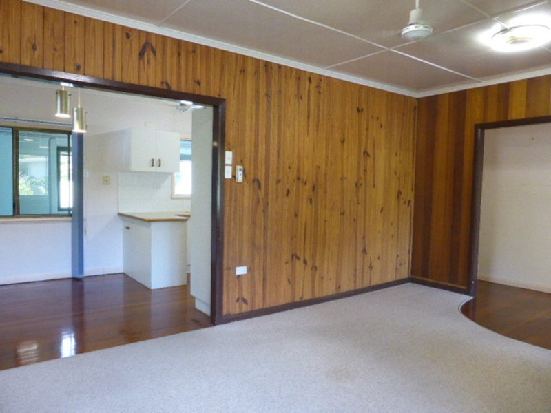 Photo - 29 Murchison Street, Whitfield QLD 4870 - Image 7