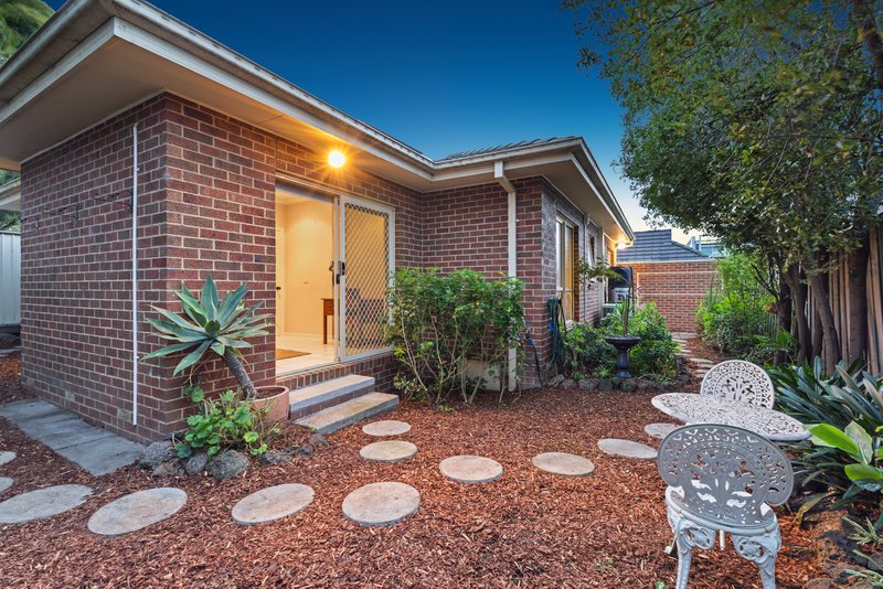 Photo - 2/9 Myora Court, Chadstone VIC 3148 - Image 9