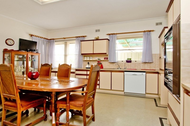 Photo - 29 Myponga Terrace, Broadview SA 5083 - Image 5