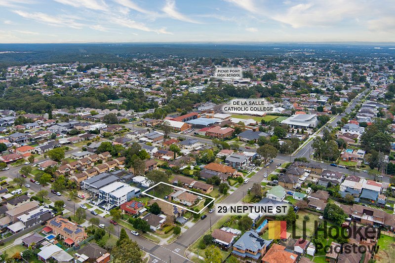 Photo - 29 Neptune Street, Revesby NSW 2212 - Image 11