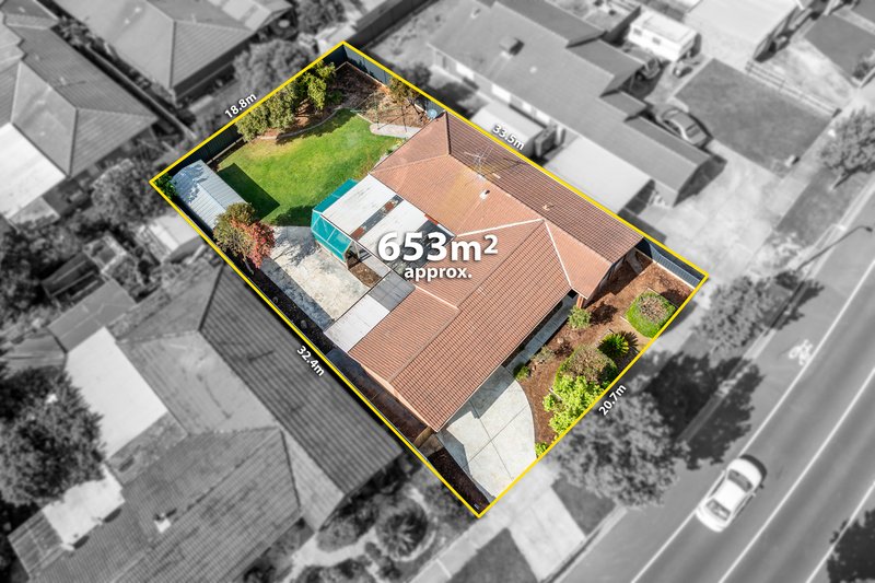 Photo - 29 Newlyn Drive, Craigieburn VIC 3064 - Image 15