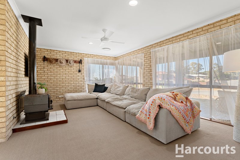 Photo - 29 Oaklands Avenue, Halls Head WA 6210 - Image 6