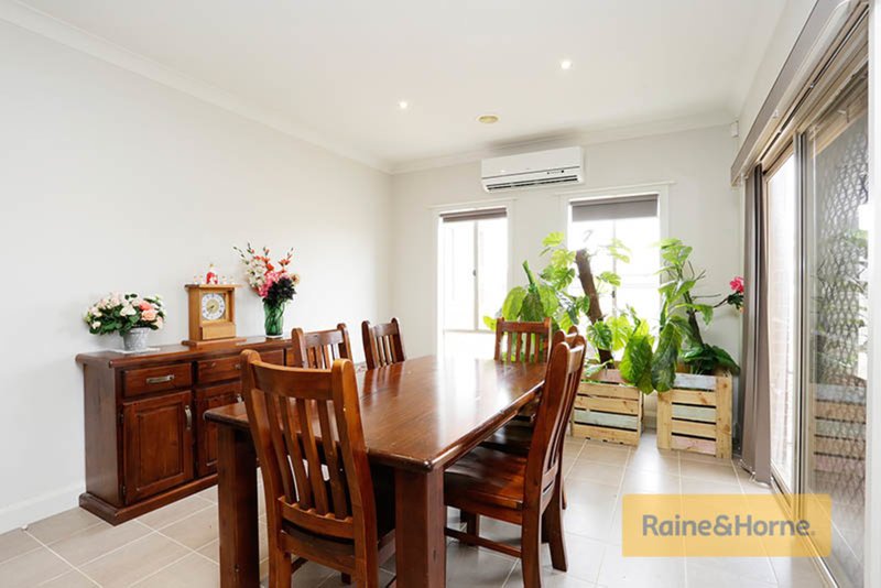 Photo - 29 Oakpark Drive, Melton West VIC 3337 - Image 4