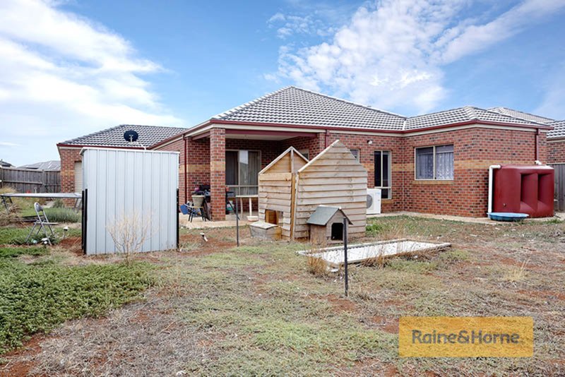 Photo - 29 Oakpark Drive, Melton West VIC 3337 - Image 8