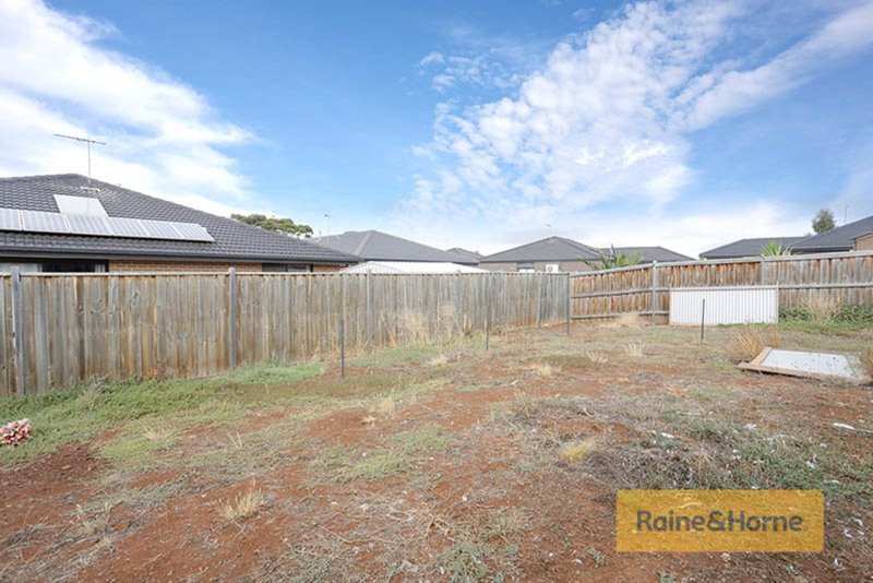 Photo - 29 Oakpark Drive, Melton West VIC 3337 - Image 9