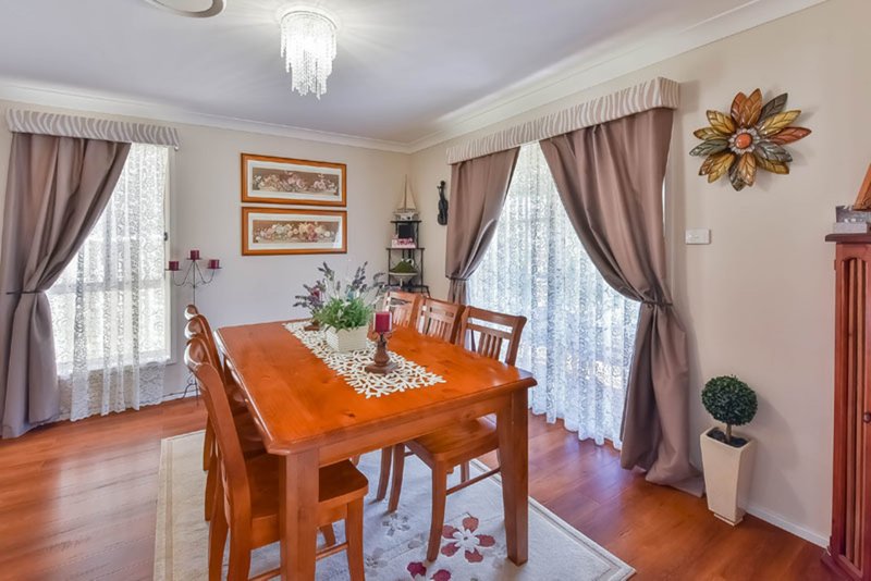 Photo - 29 Oatley Circuit, Harrington Park NSW 2567 - Image 4