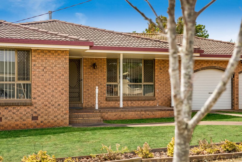 Photo - 29 Orchid Street, Centenary Heights QLD 4350 - Image 2