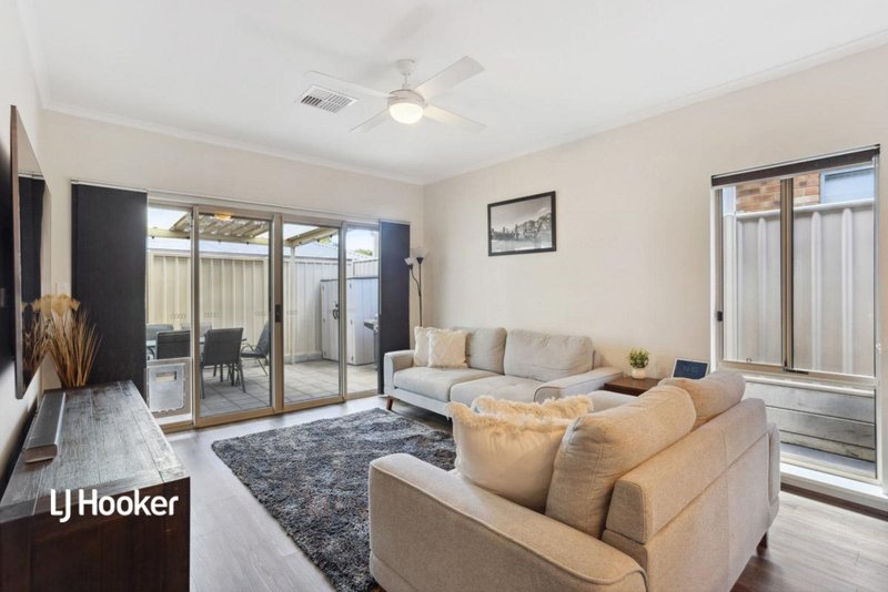 Photo - 29 Oregan Crescent, St Agnes SA 5097 - Image 6