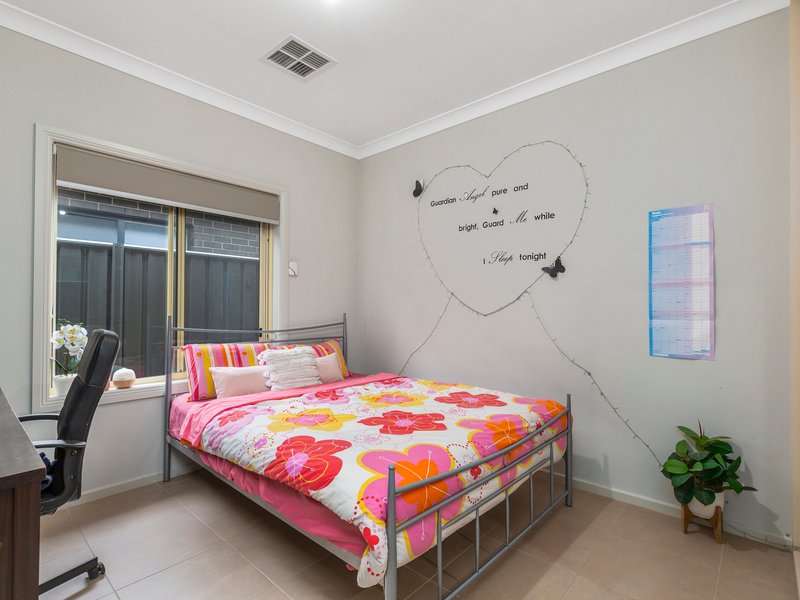 Photo - 29 Owen Place, Morphett Vale SA 5162 - Image 9