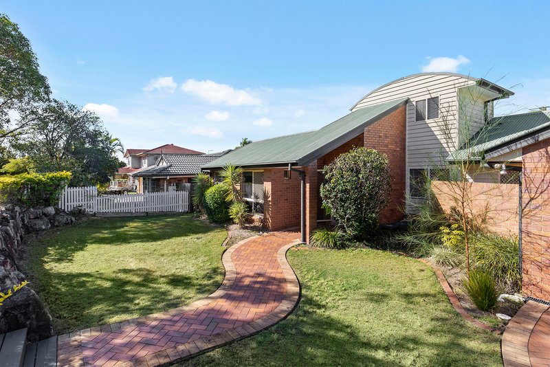 Photo - 29 Oxford Crescent, Bridgeman Downs QLD 4035 - Image 2